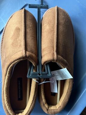 Banana Republic Men’s Tan Suede Slip-On Loafers